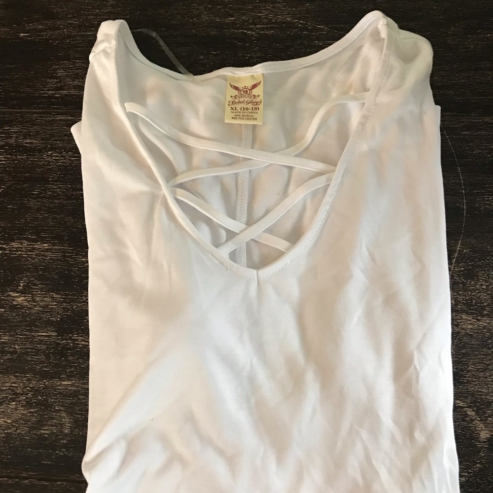 Women’s white t